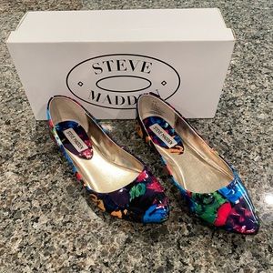 Steve Madden  flats.